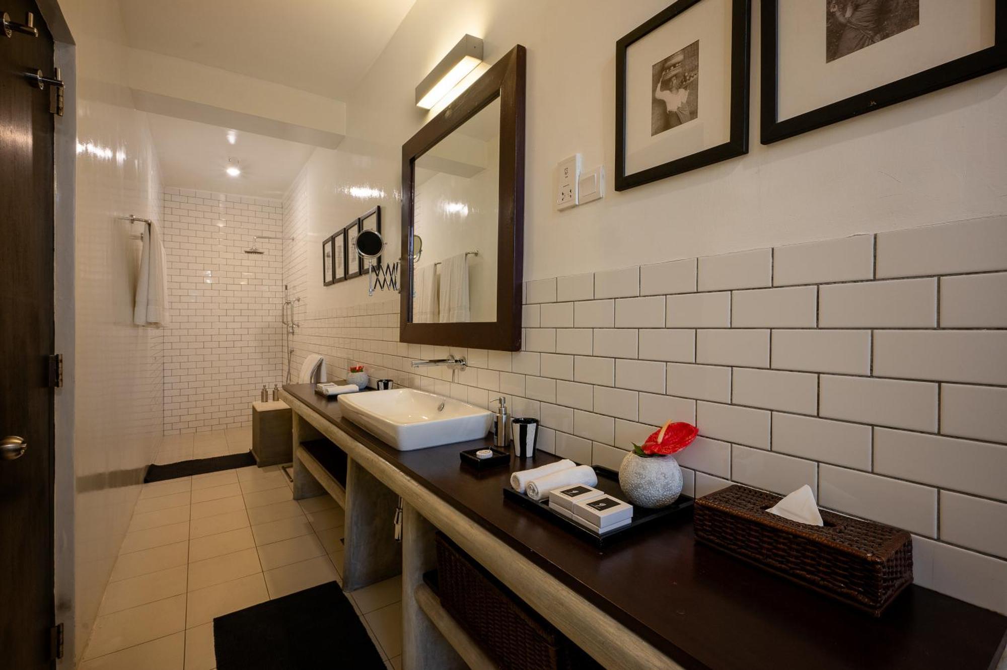 Nyne Hotels Lake Lodge, Colombo Exterior photo